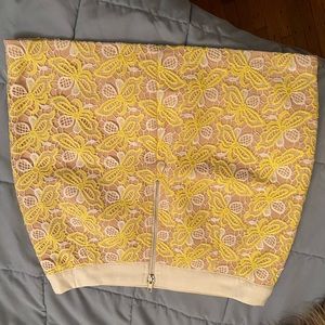 Floral lace mini skirt